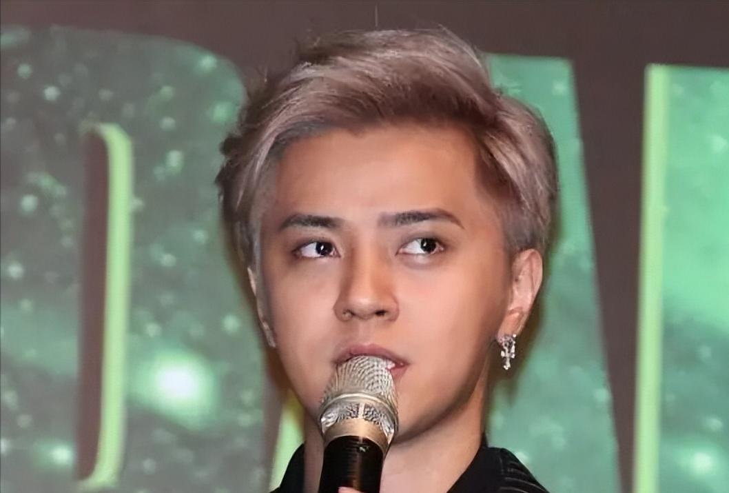 Luo Zhixiang debuted again after "transgender" in Thailand! Wriggle ...