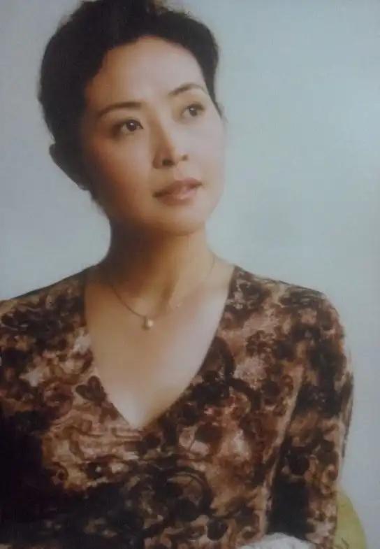 Yan Ruan Yan Ruyu appears in hundreds of plays, who knows her real name? - iNEWS