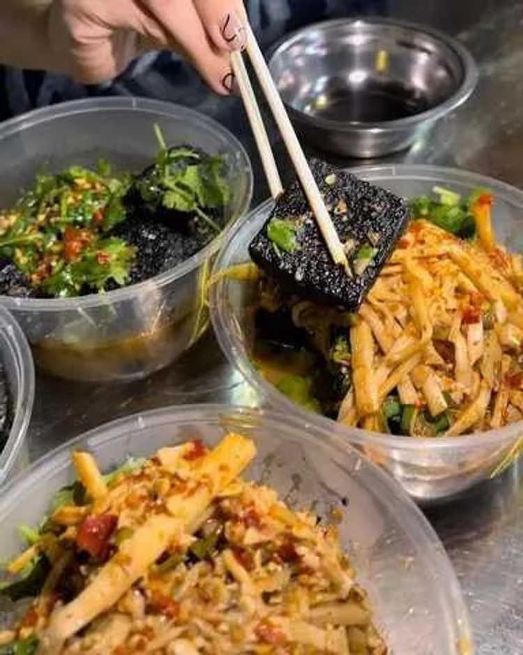 Is "stinky" stinky tofu in Changsha, Cambodia "really fragrant" or "false fire"? iNEWS