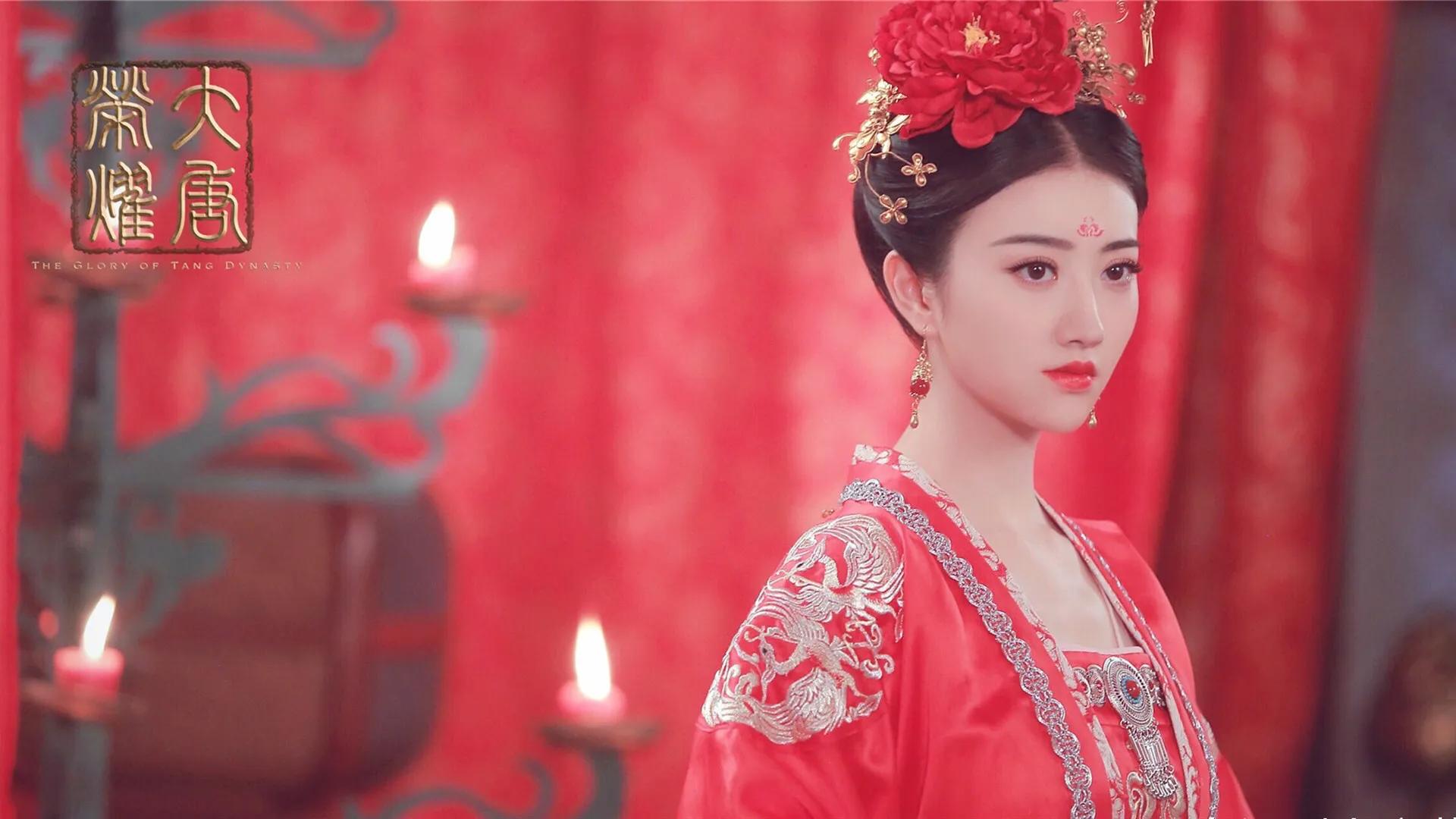 Jing Tian, the style of the costume wedding dress is really amazing - iNEWS