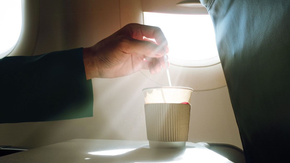 Should you drink coffee or tea on a plane? iNEWS