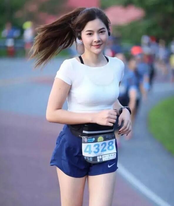 Original Is it uncivilized to run without underwear? What do you think ...