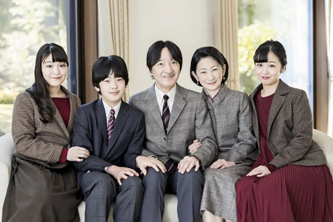 同龄人亿万宝贝和皇室独苗 巴伦性格软萌长得帅 悠仁文雅有内涵 资讯咖 同龄人亿万宝贝和皇室独苗 巴伦性格软萌长得帅 悠仁文雅有内涵 资讯咖