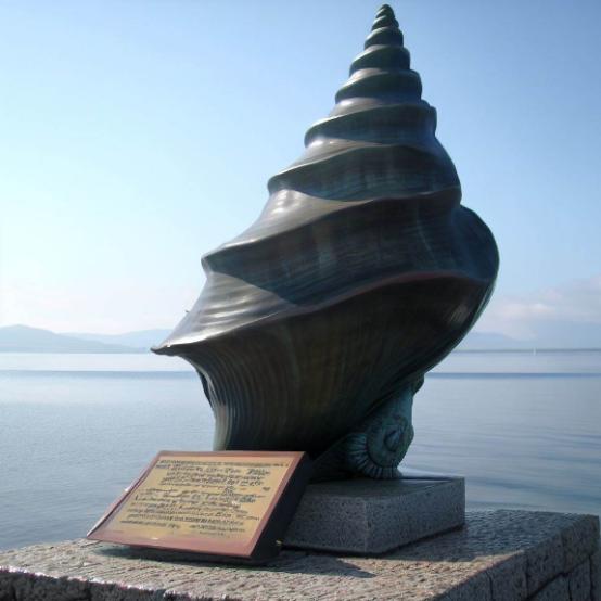 Connecting the past and the present, the historical echo of the conch ...