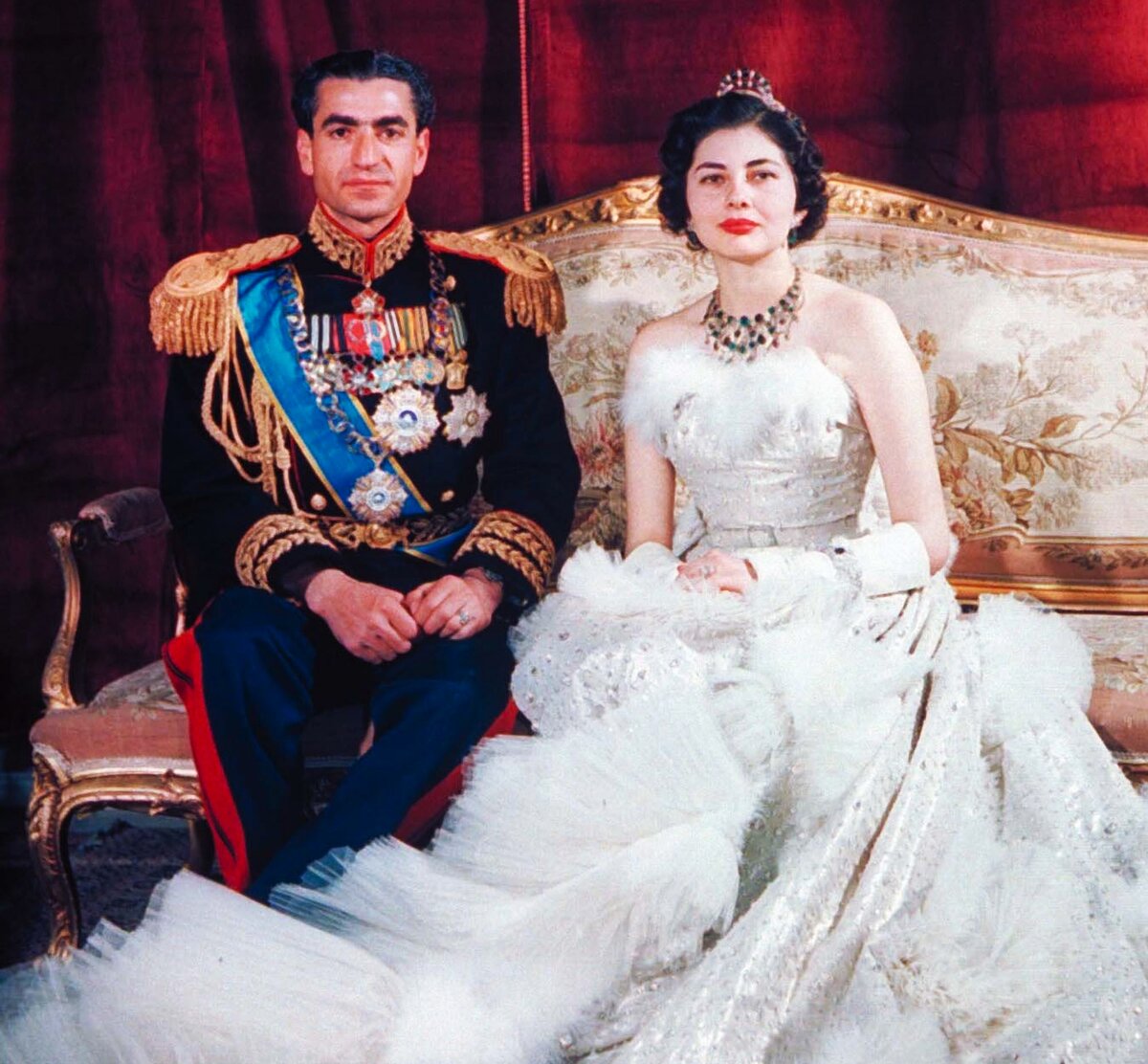Three lavish wives of the Shah of Iran: 'If I were the Sultan' - iNEWS