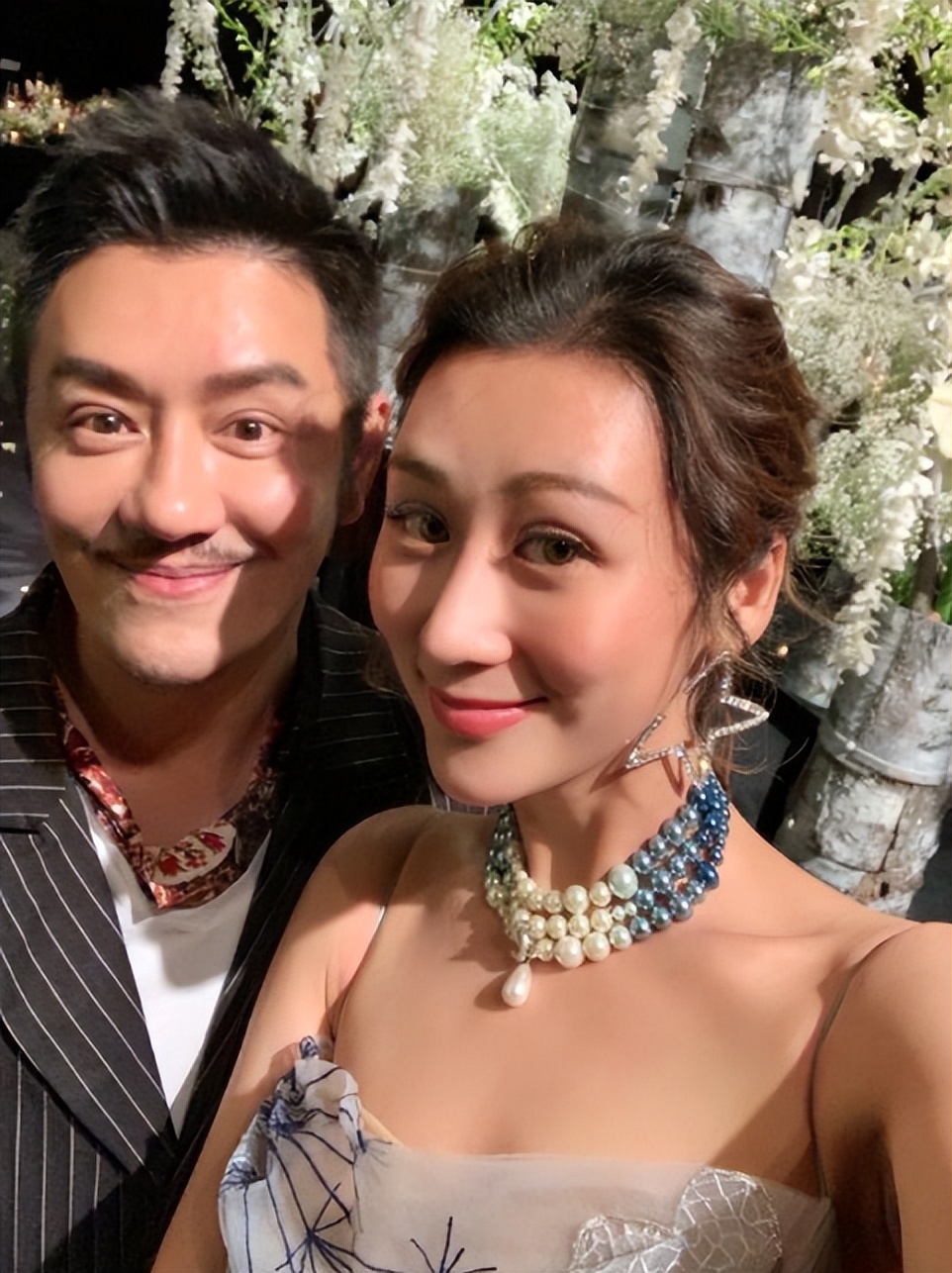 There is a kind of "plastic surgery" called Jiang Lisha married. After ...