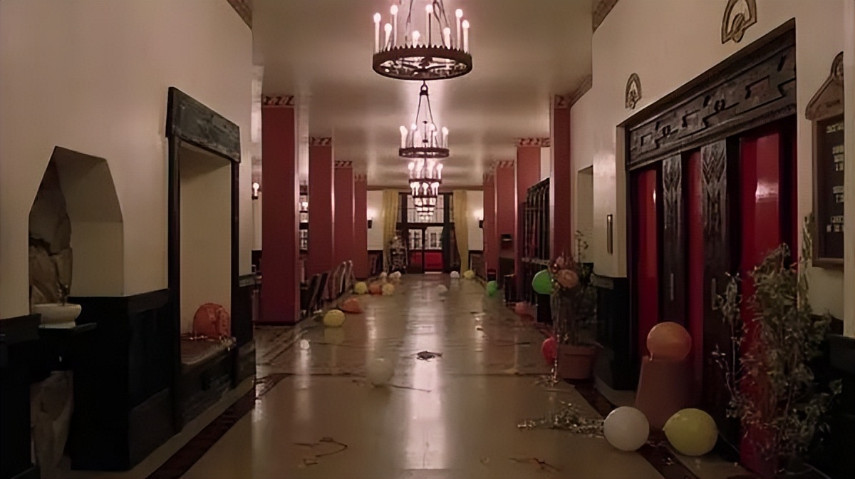 The role of visuals and sound in The Shining in the overall story - iMedia