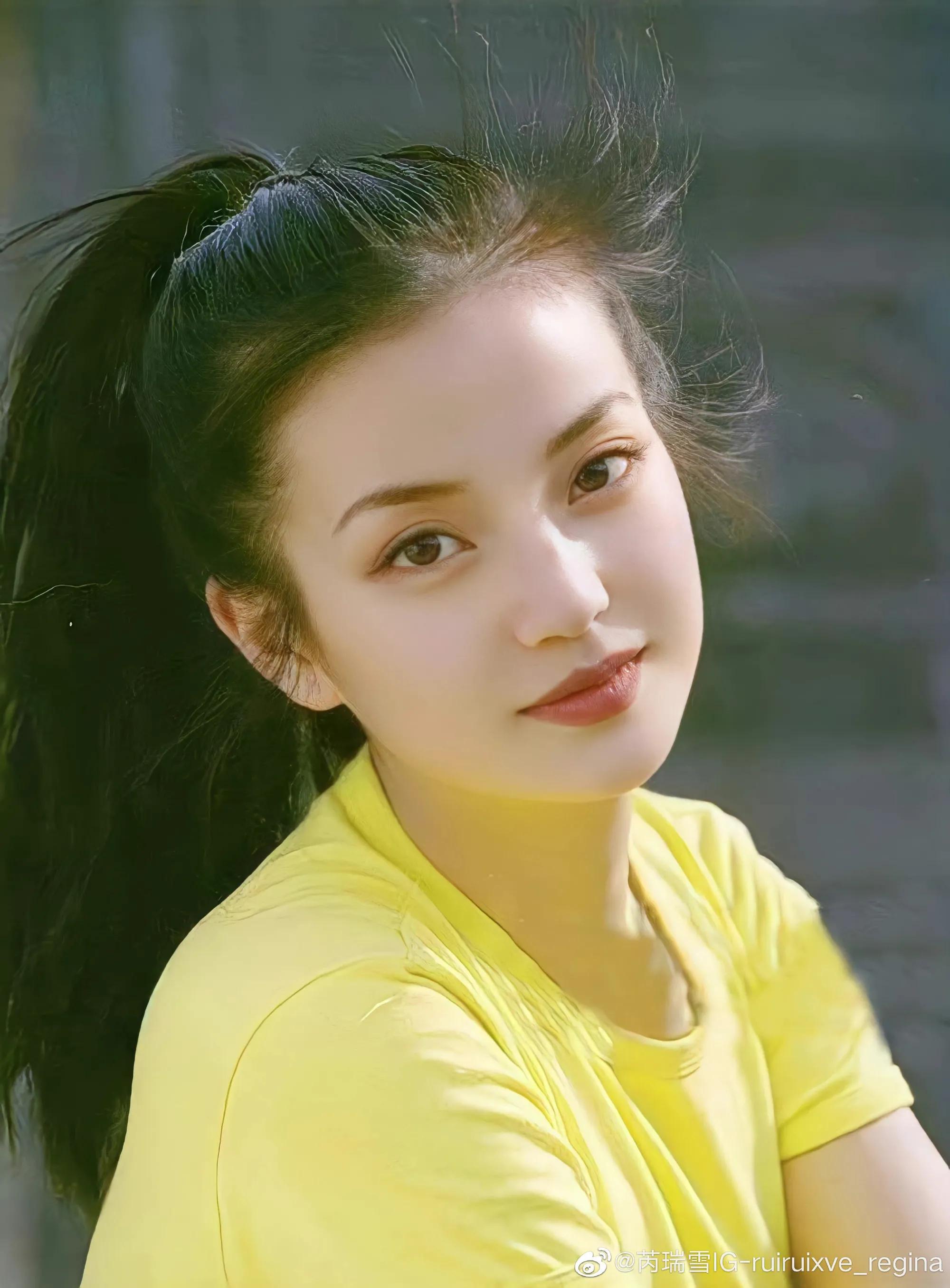 Why did the little swallow Zhao Wei, who was popular all over the ...