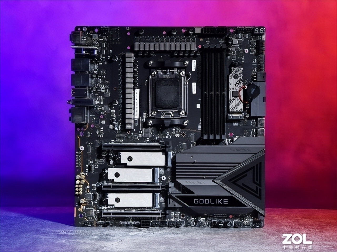 Stacking Super God MSI MEG X670E GODLIKE Motherboard Review - iNEWS