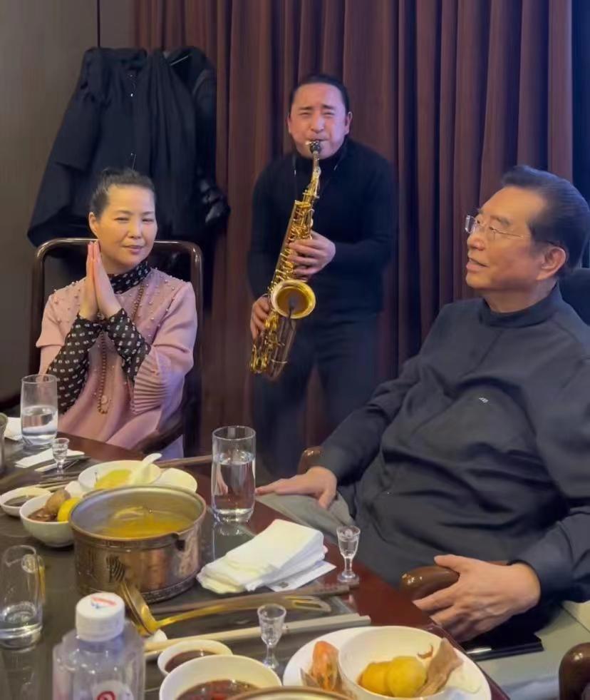 輪姦被判10年的李天一出獄,李雙江為兒子擺宴席,吃飽喝足! - 頭條匯