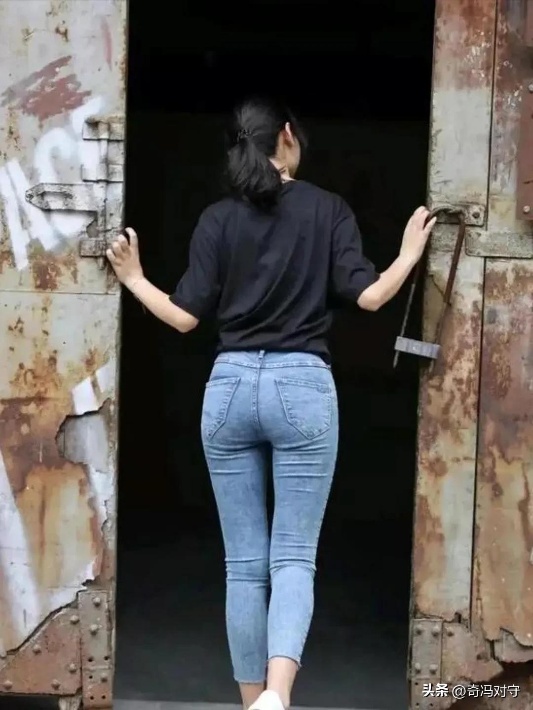 Jeans, yoga pants, leggings, and casual wear show off a beautiful