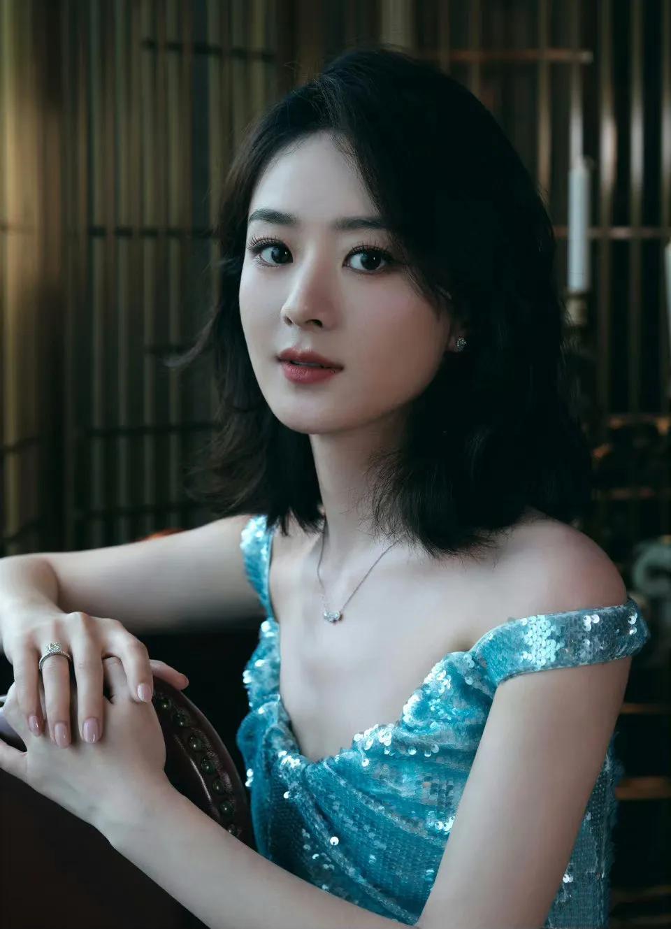 Zhao Liying's retro Hong Kong style outfit - iMedia