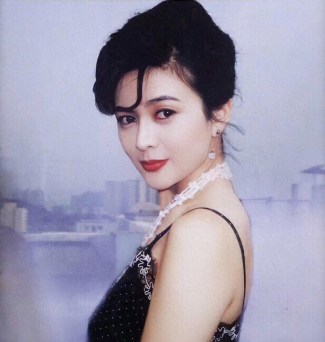 Beautiful Rasolin Kwan Rosamund Kwan: How is the most beautiful woman in Hong Kong doing now ...
