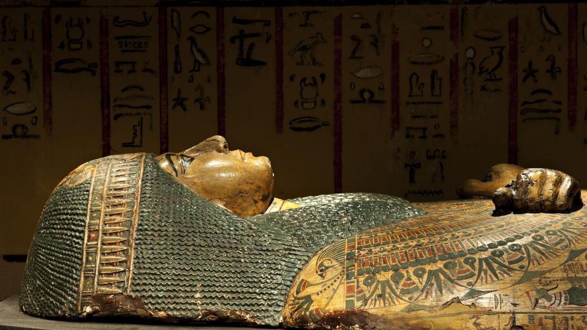 The terrible curse of the Egyptian pharaohs, why did the coffin opener ...