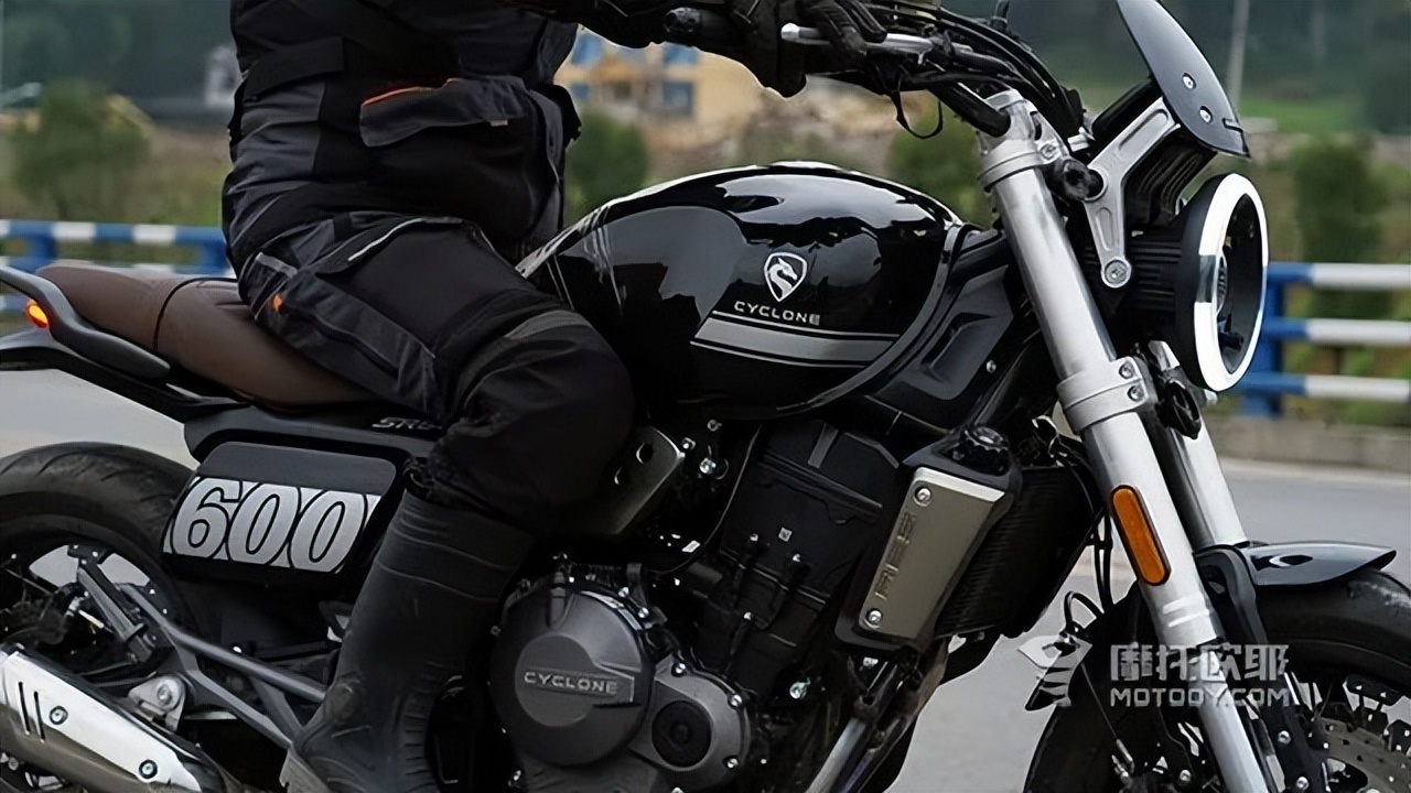 RE560 road test spy photos exposed, power and torque surpass rivals at ...