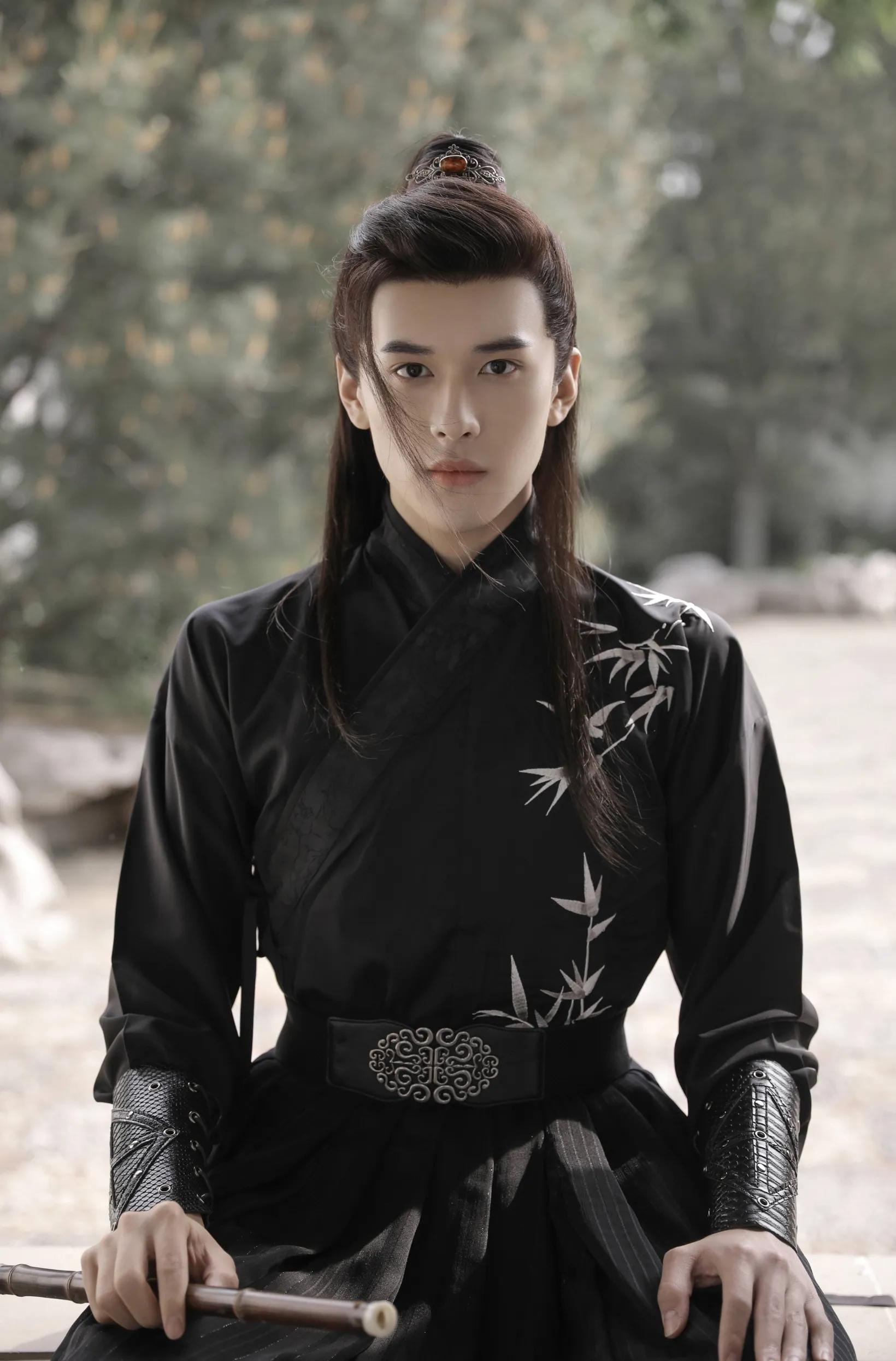 Wang Zihao Mikael is super handsome no matter ancient or modern - iNEWS