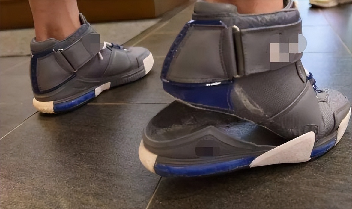 Do not use 502 glue to open the shoes, it will hurt the shoes!Teach you