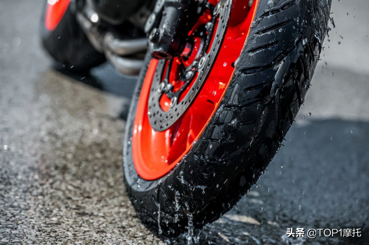 Cold knowledge of Why do bald tires have grip without