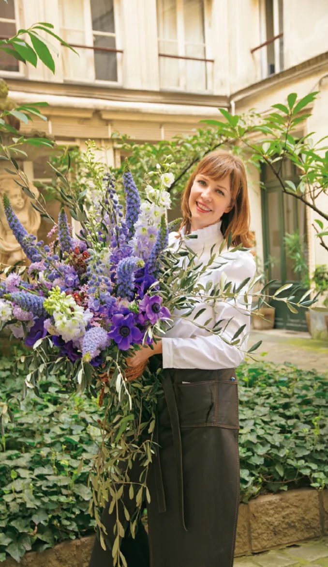 What products do French florists sell?Talk about French flower
