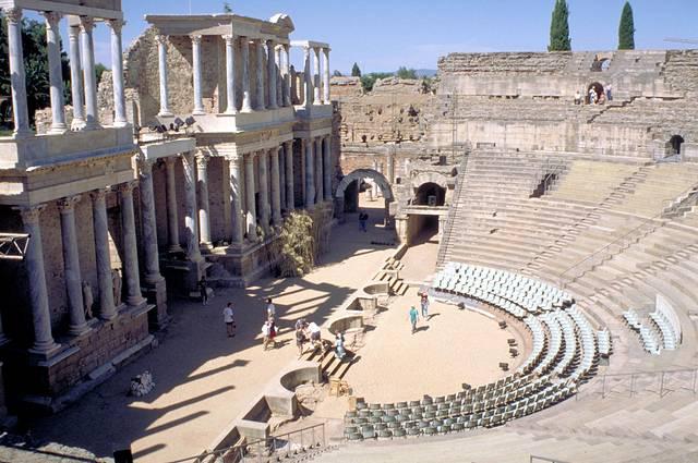 Ancient Roman Theater: Lighting and Sound Effects - iNEWS