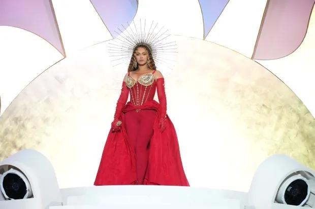 Beyoncé's Body Stiff, Mistakes at $26M Dubai Show - iMedia