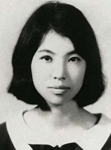 The Strange Woman Who Was Trapped in Love All Her Life_San Mao - iNEWS