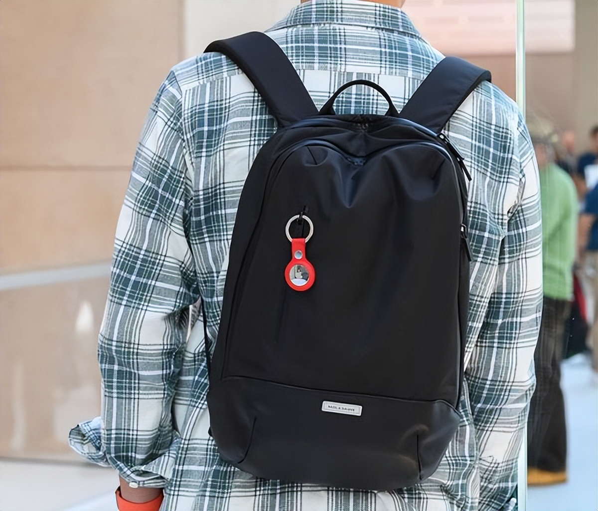 How a simple luggage tracker became the hottest travel accessory iMedia