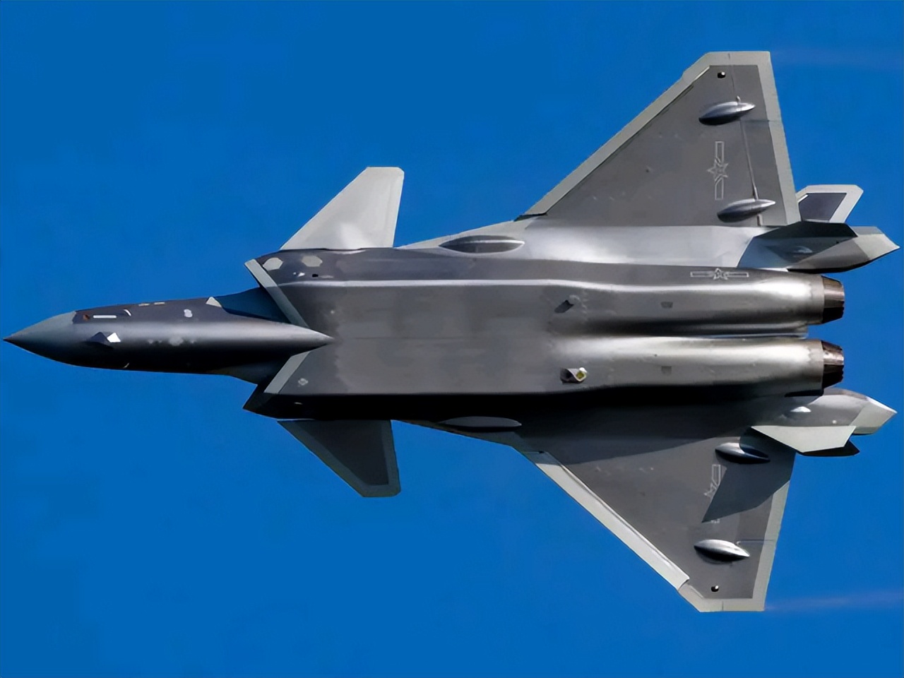 美軍上將貶低殲-20「不會讓我睡不著覺」，遭同行發「打臉」警告