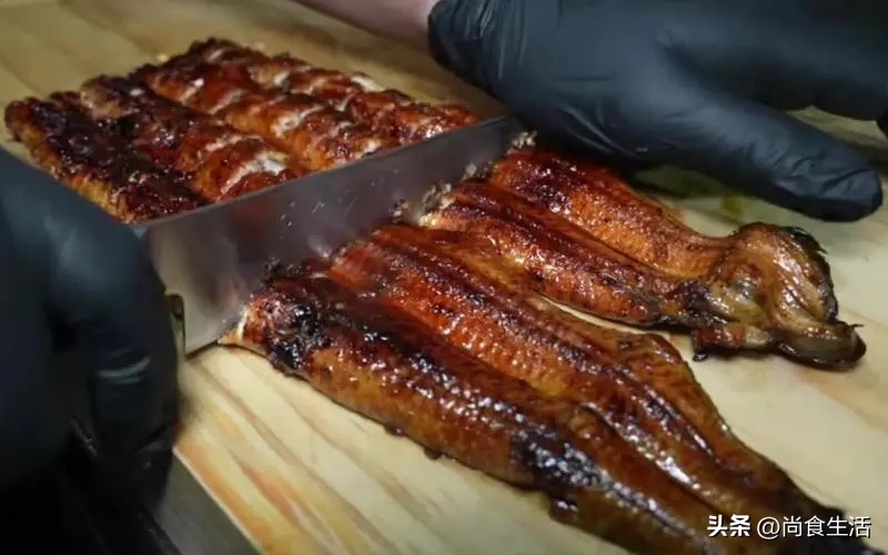 How to grill delicious eel? iNEWS