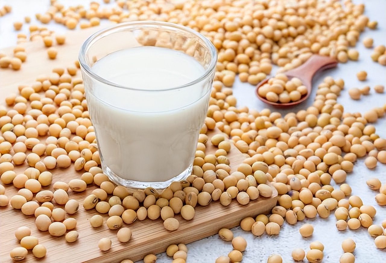 Soy milk vs milk, which is the best drink?(recipe included) iNEWS