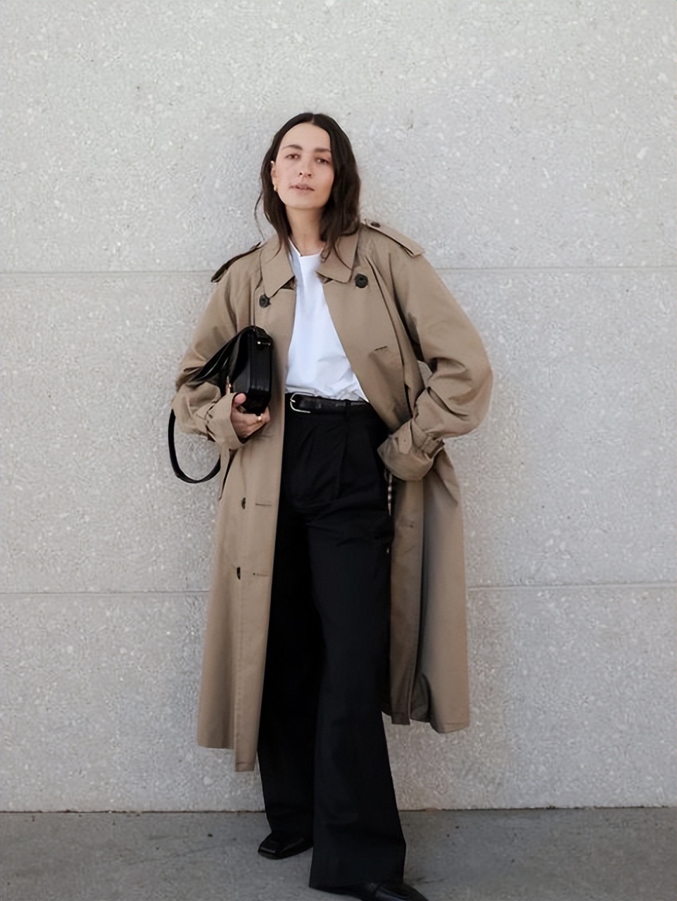 No matter how beautiful the coat is, you have to choose a pair of ...