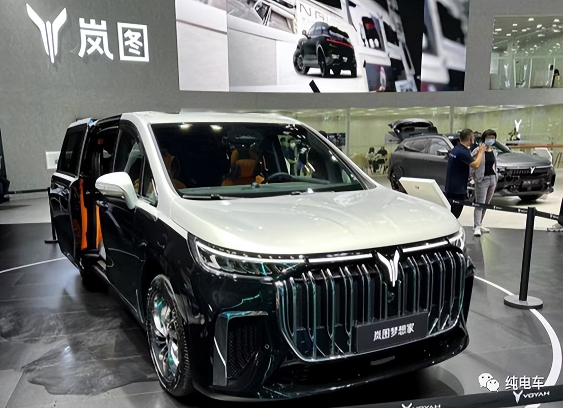 Chengdu Auto Show's new energy MPV runs forward, Toyota Alphard