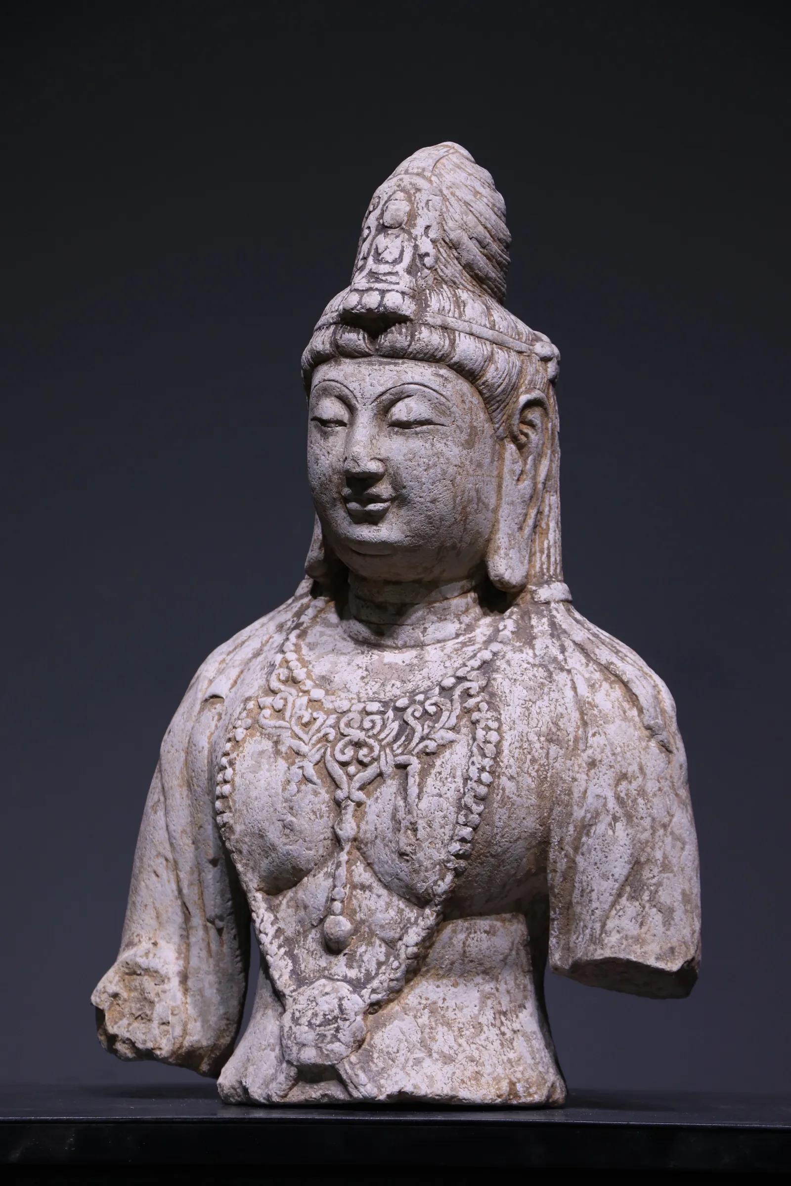 Bluestone Avalokitesvara Statue - iNEWS
