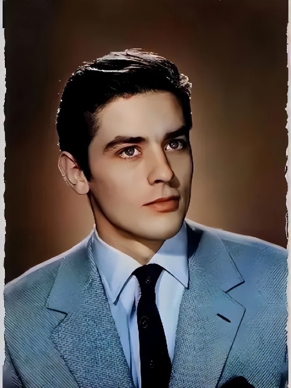 With a glamorous appearance, a legend of an era, Alain Delon is an ...