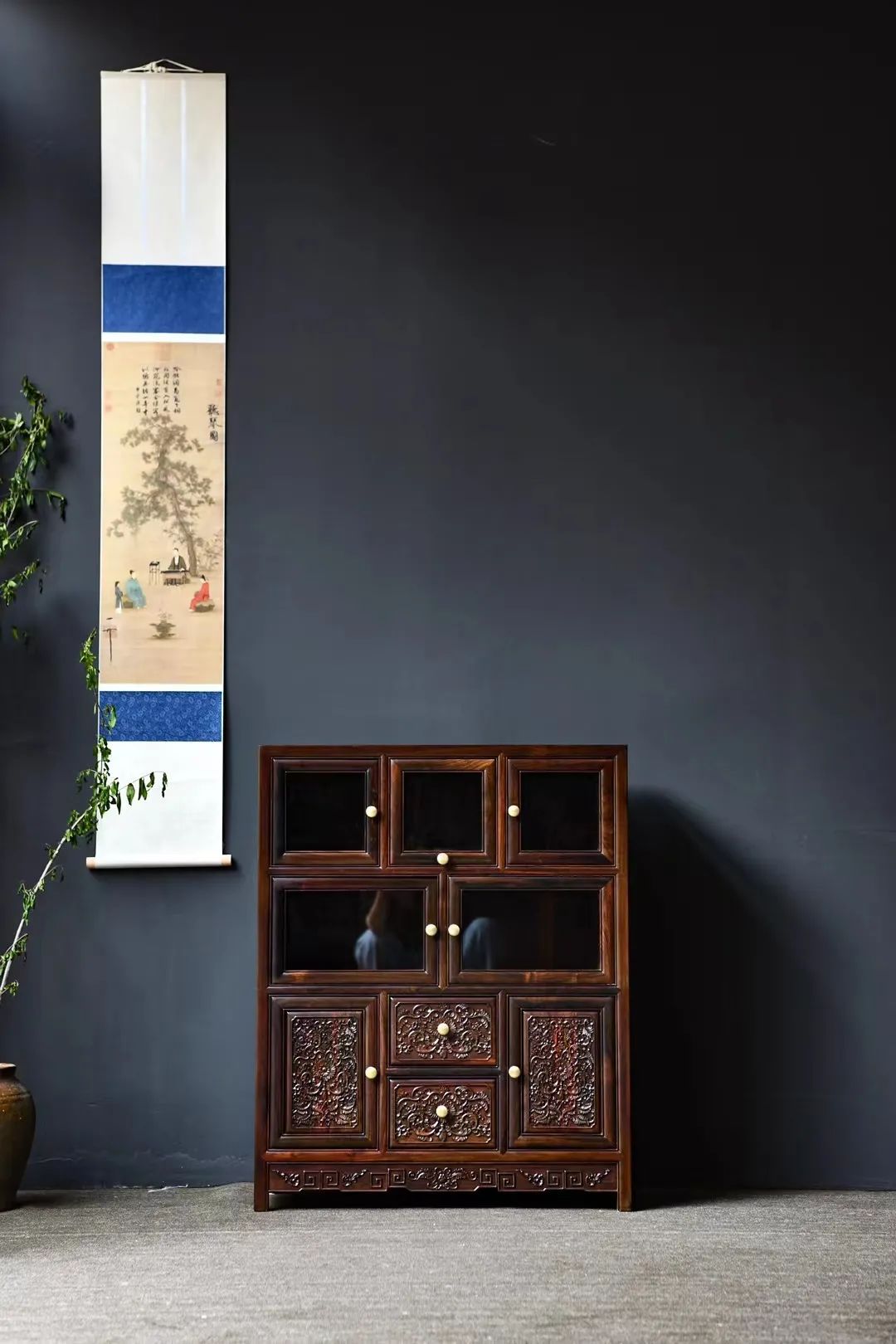 How to identify the highly soughtafter rosewood furniture? iNEWS