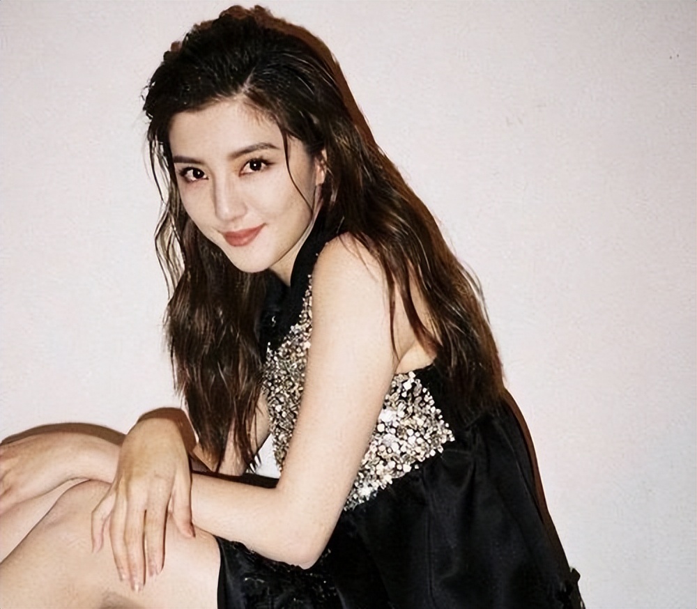 Wu Qianyu officially announced his love affair, Shi Boxiong courted for ...