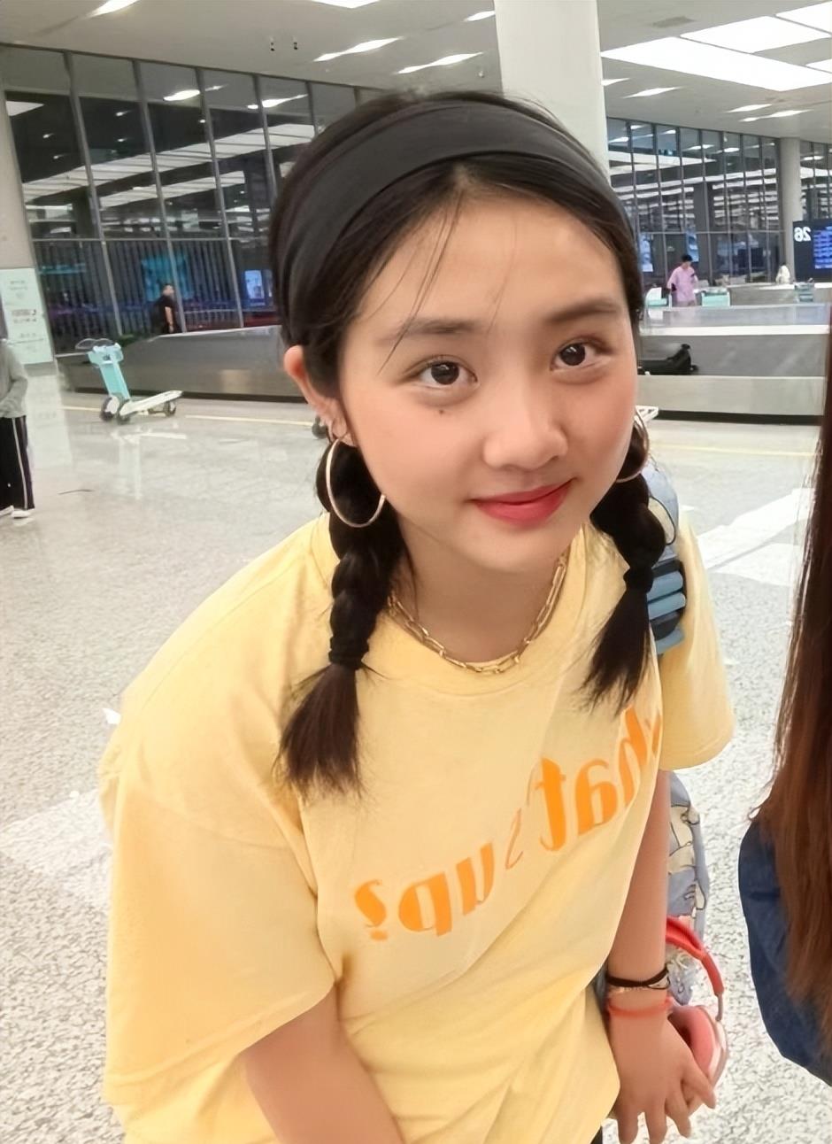 Duoduo was met by chance at Hangzhou Airport. He was nearly 1.7 meters ...