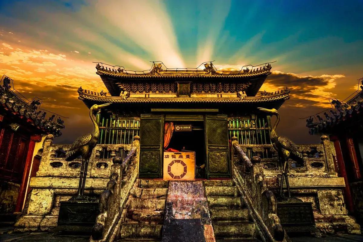 the-three-wonders-and-three-treasures-of-wudang-golden-summit-are
