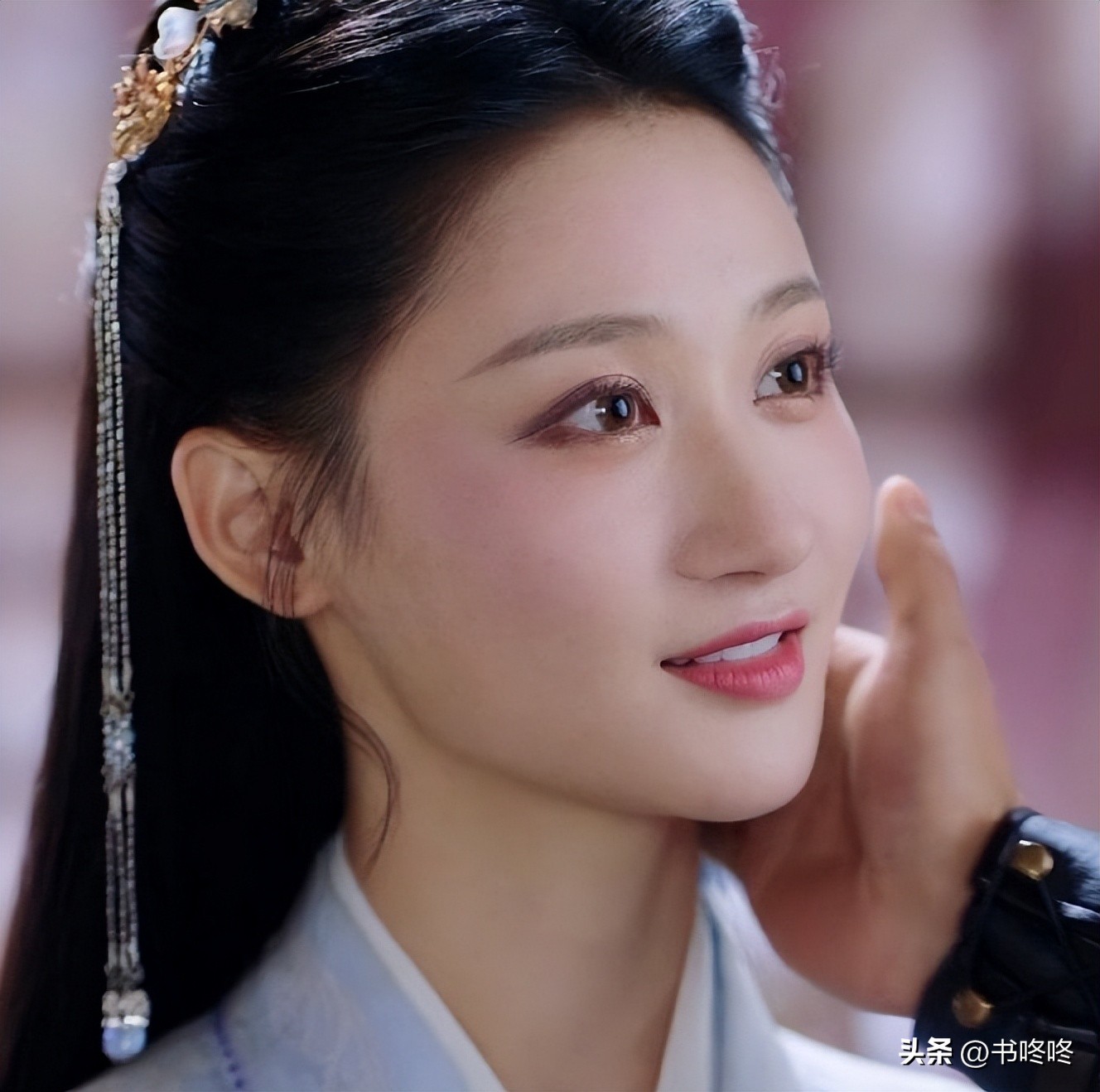Meng Ziyi's new drama exploded, but she didn't recognize her in 