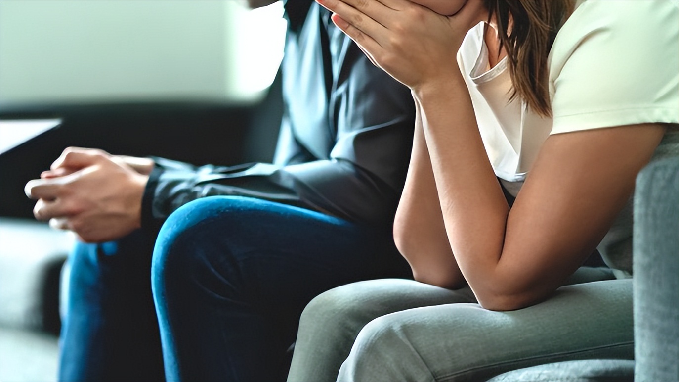 Australia faces 'mental health crisis' as thousands wait months to see psychiatrist iNEWS