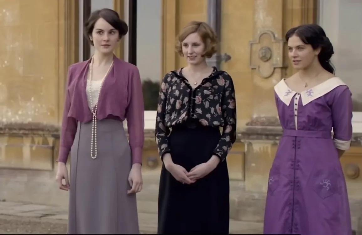 Inventory of Countess Cora's Chinese style costumes in "Downton Abbey