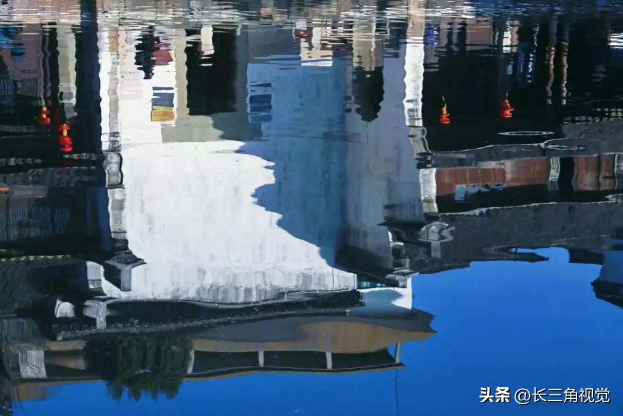 Nicknamed Xiantan, this ancient town in the south of the Yangtze River ...