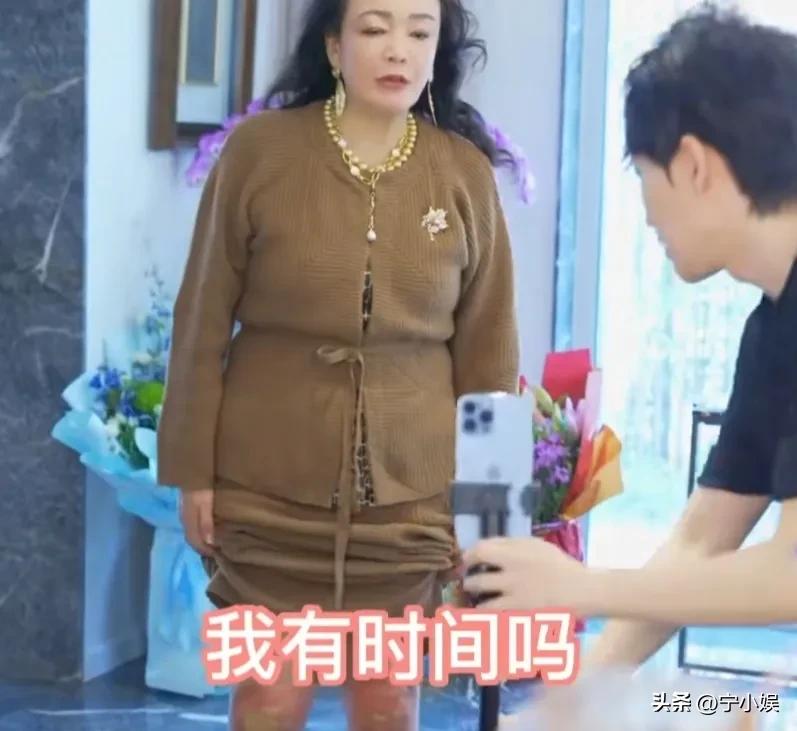 Zhang Lan wins favor again After Big S "throwing bricks to attract jade", she played 7 moves of