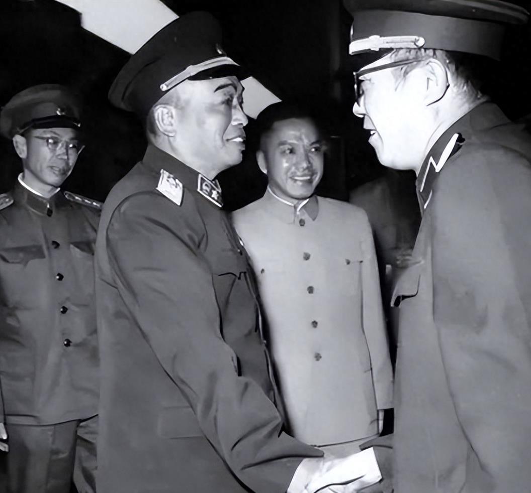 At the Lushan Conference in 1959, Huang Kecheng angrily criticized Mr ...