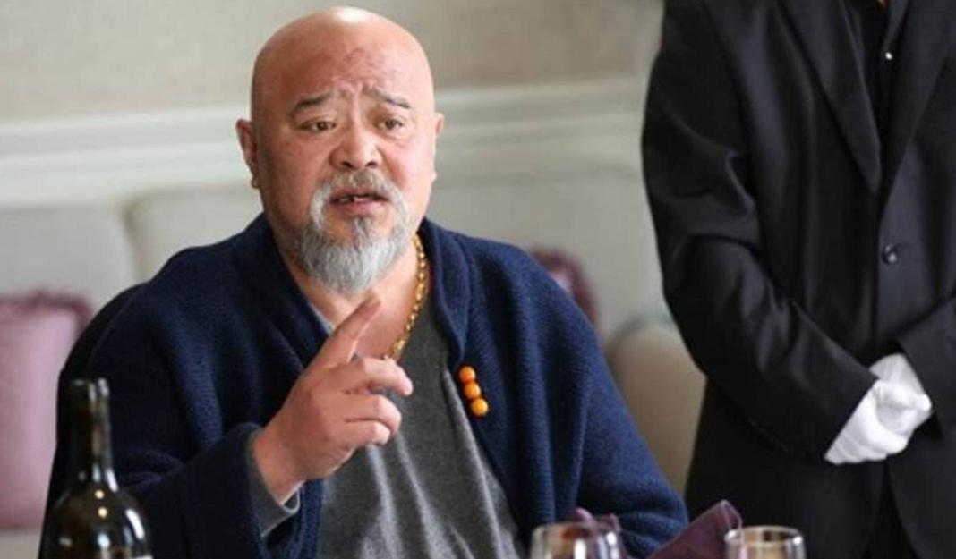 Facts have proved that Li Qi, who smokes two packs of cigarettes and ...