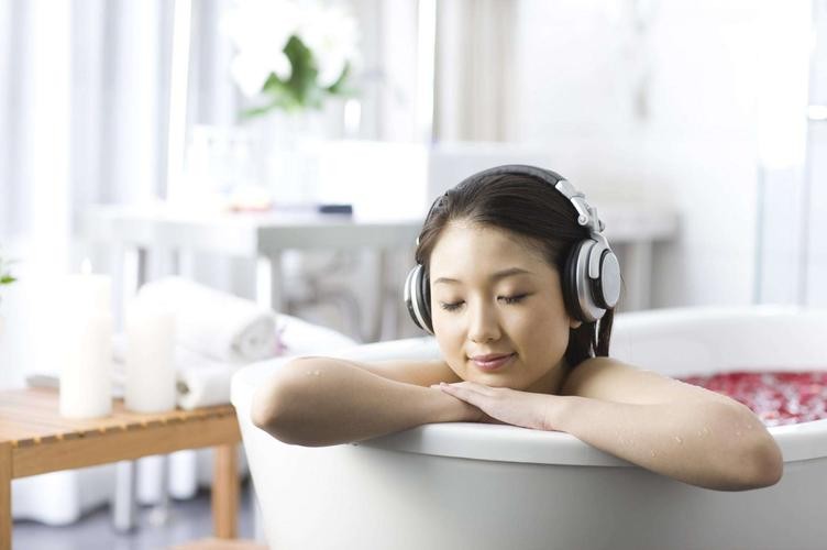 "If a person takes three baths, his life is thinner than paper