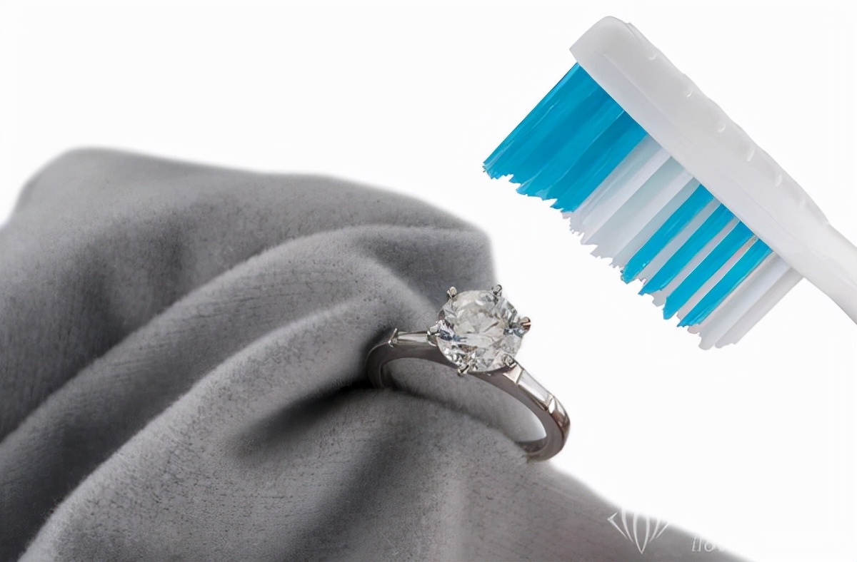 How to clean a platinum diamond ring? iNEWS