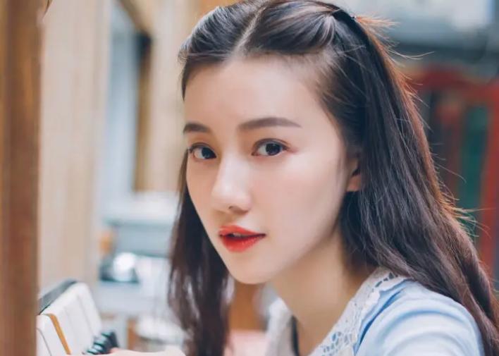 Wang Herun: Known as an oxygen beauty, she became popular with 