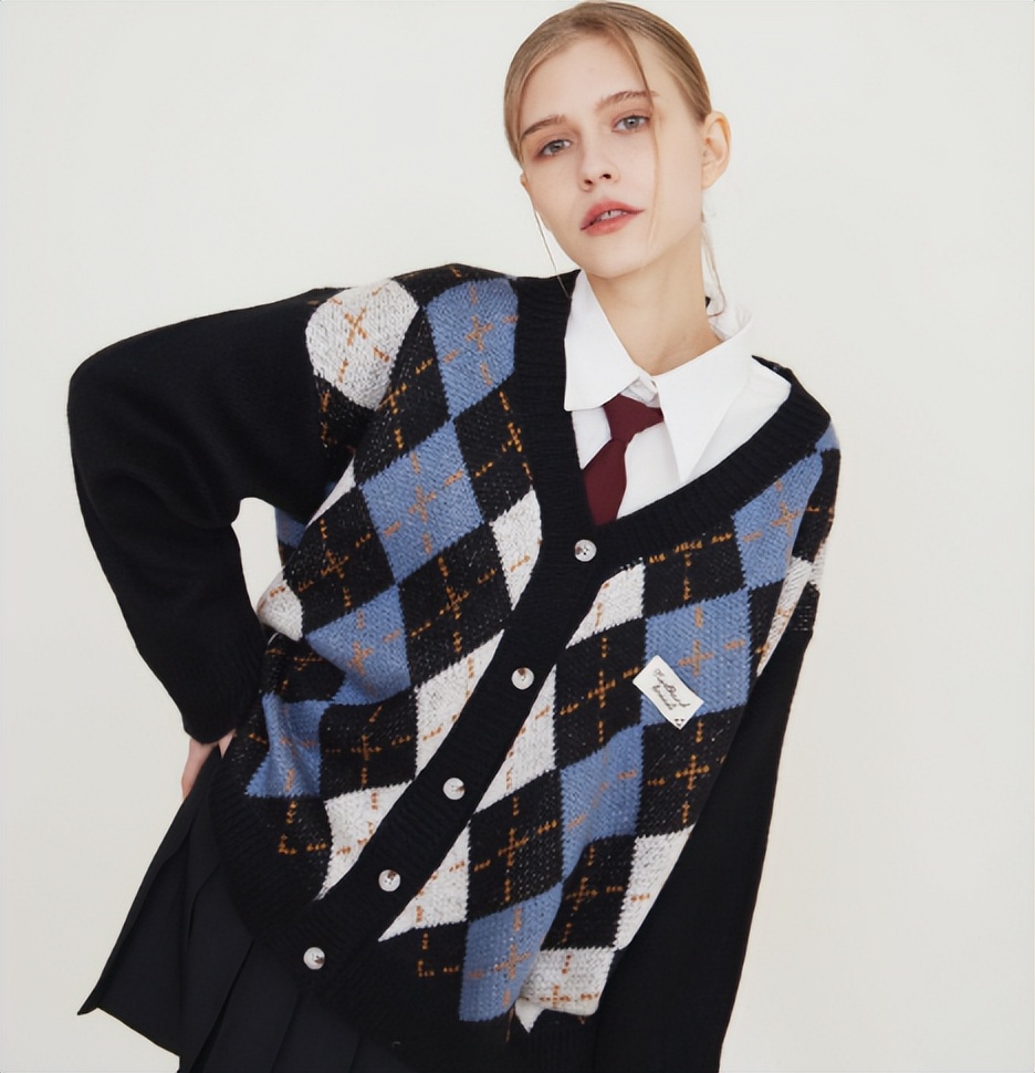 How can I make a cardigan sweater smaller? iNEWS