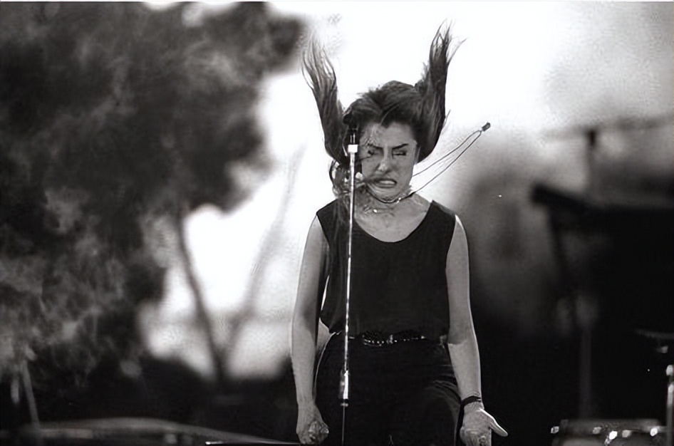 Wei Hua - the originator of Chinese female rock - iNEWS